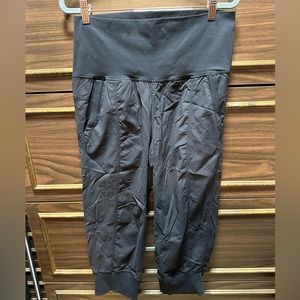 Lululemon In Flux Crop 23” Size 10